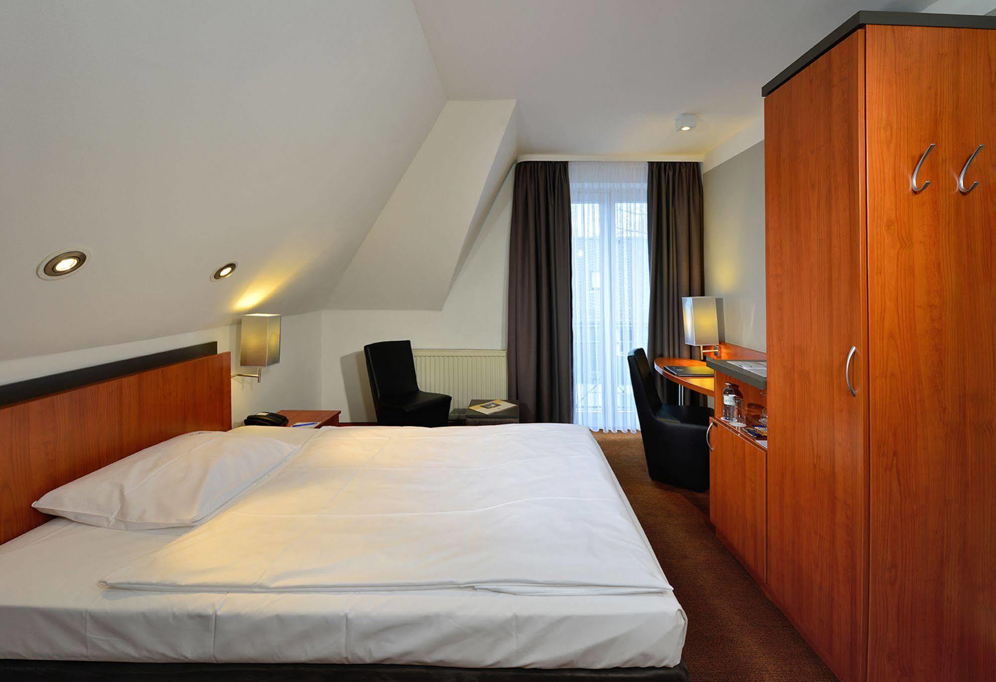 Hotel Caroline Mathilde Τσέλε Εξωτερικό φωτογραφία